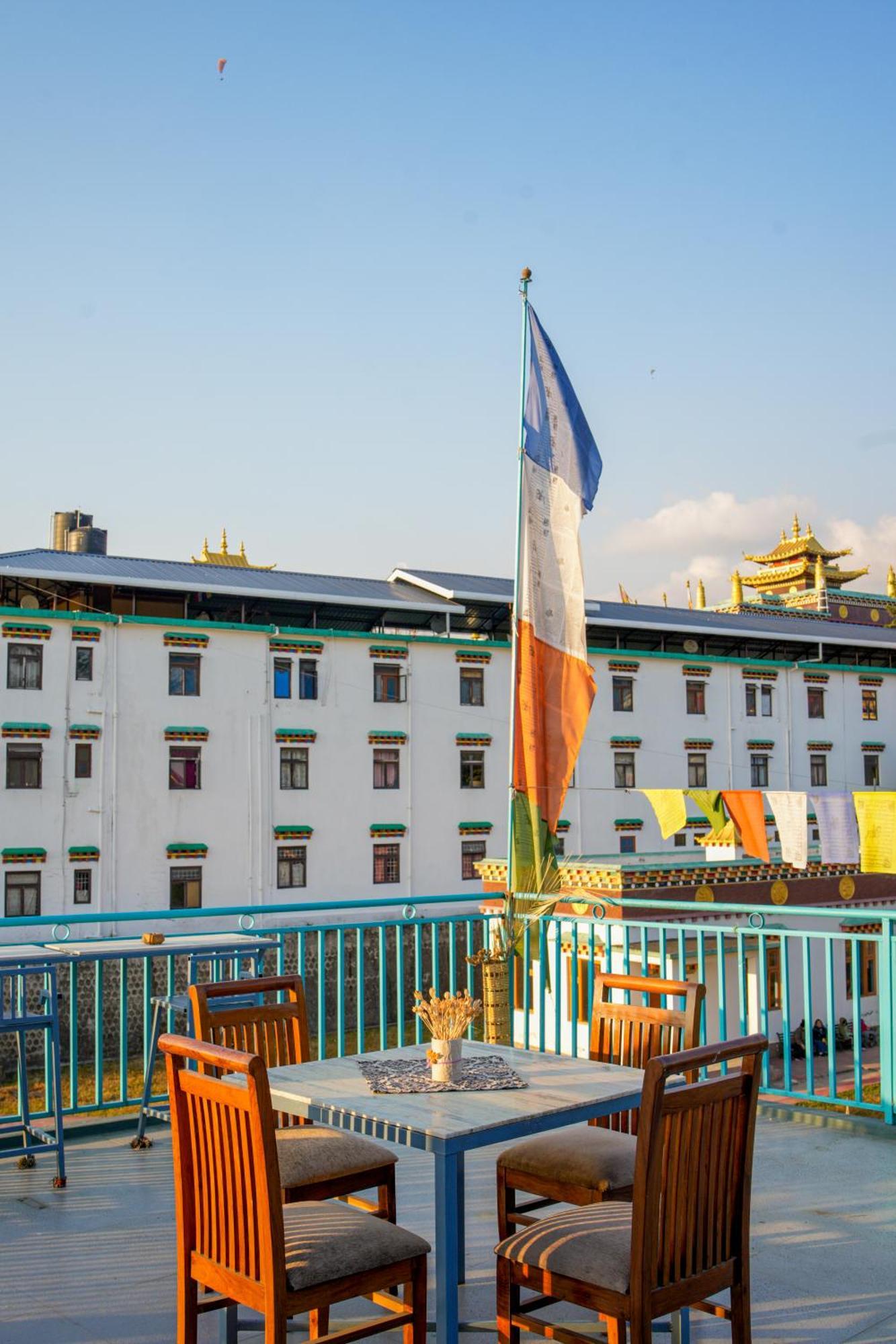 Chokling Arthouse - The Treasure Of Himalayas Hotel Bir  Bagian luar foto